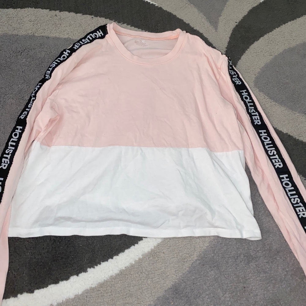 Cropped long sleeve hollister shirt